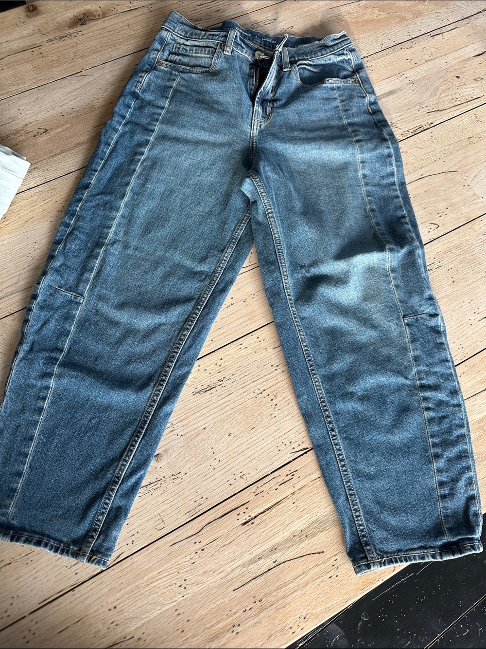 Old Navy Women's Light Blue High-Rise Barrel Cropped Jeans